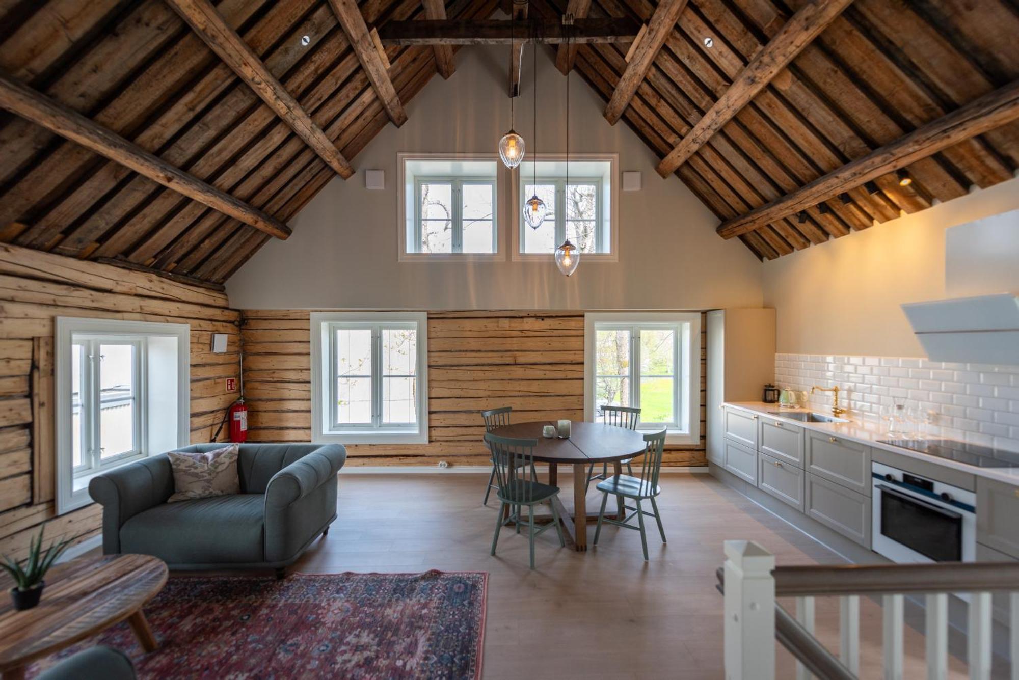 Lofoten Sommerhotell Og *