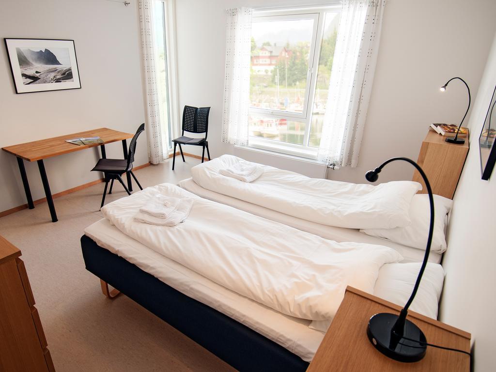 Lofoten Sommerhotell Og *